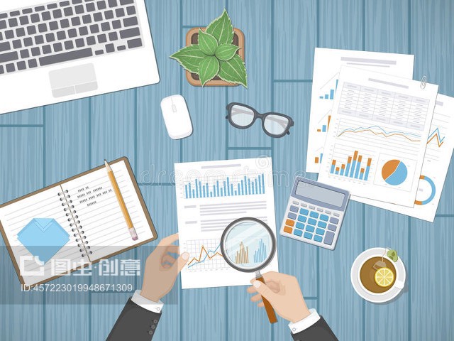 審計(jì)概念。商人審計(jì)師檢查評估財(cái)務(wù)文件。人的手用放大鏡高于圖形Auditing concepts. Businessman auditor inspects assessing financial documents. Man`s hands with magnifying glass above graphics